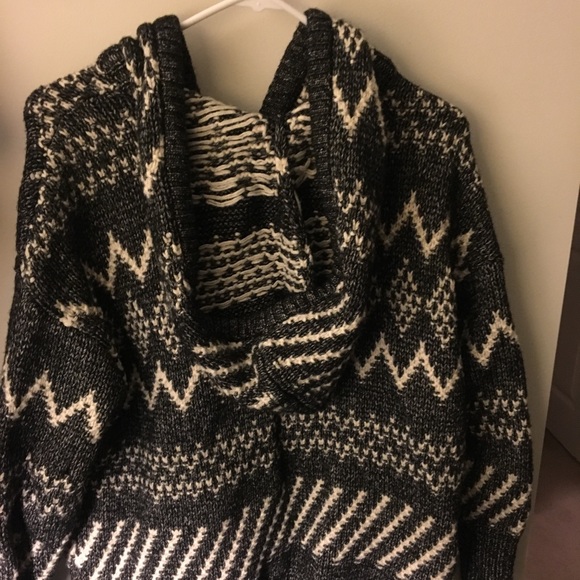 Victoria's Secret thick hooded sweater - Picture 3 of 4